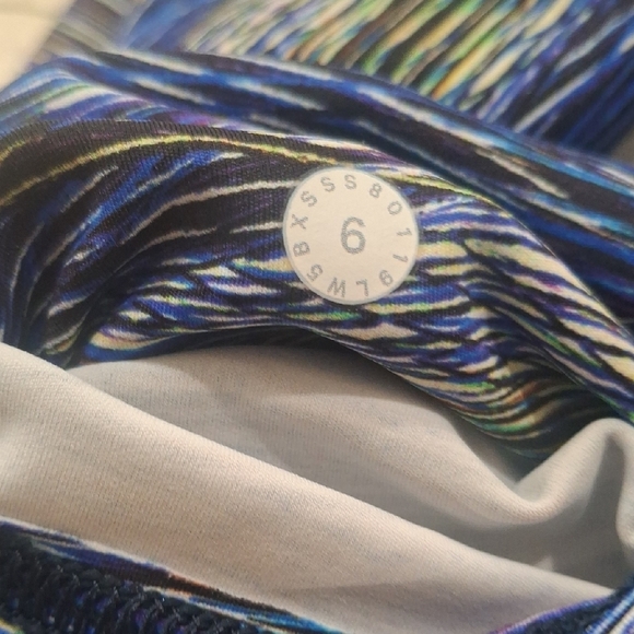 Lululemon Athletica Blue and Green Patterned Leggings Size 6 - Picture 12 of 12